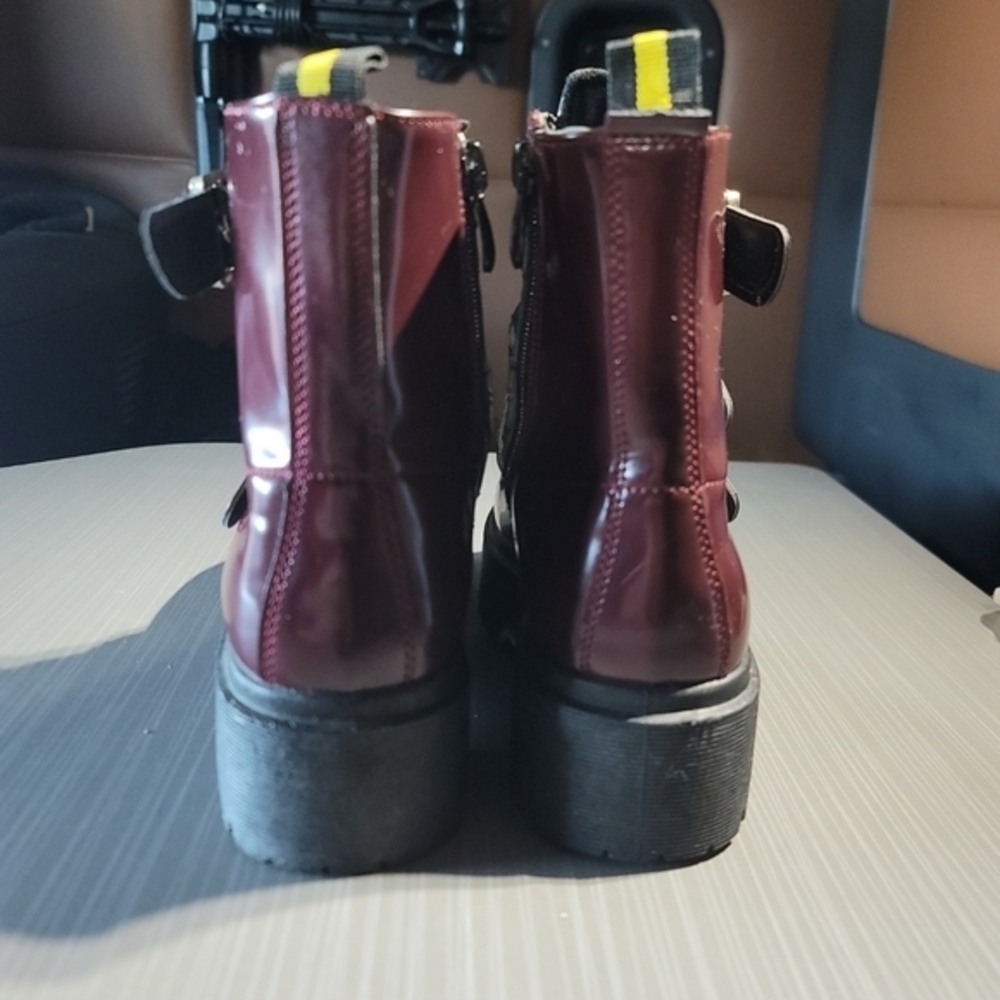 YOKI Burgundy Faux Leather Sleek Strappy/Buckle Platform Boots Women's 6 - Picture 4 of 8